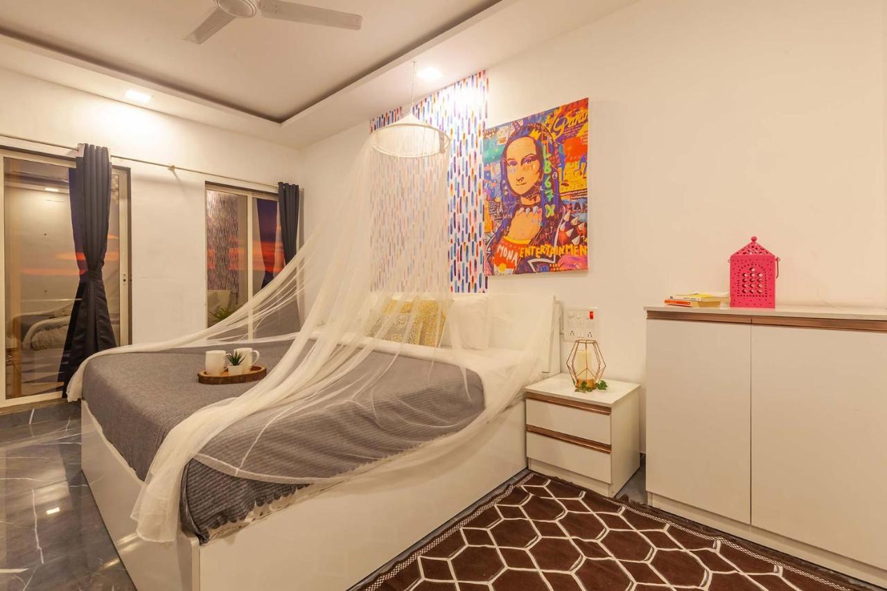 Stayvista'S Vine & Splash - Riverside Villa With An Infinity Pool And Indoor Games Karjat Eksteriør bilde