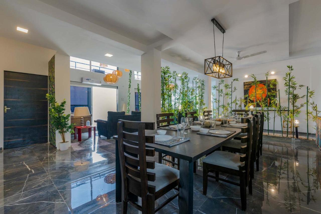 Stayvista'S Vine & Splash - Riverside Villa With An Infinity Pool And Indoor Games Karjat Eksteriør bilde