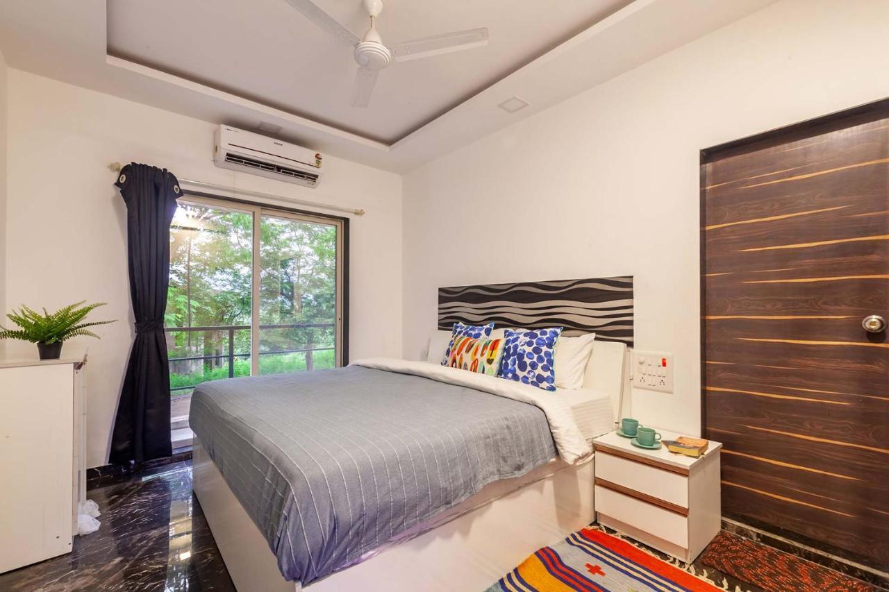 Stayvista'S Vine & Splash - Riverside Villa With An Infinity Pool And Indoor Games Karjat Eksteriør bilde